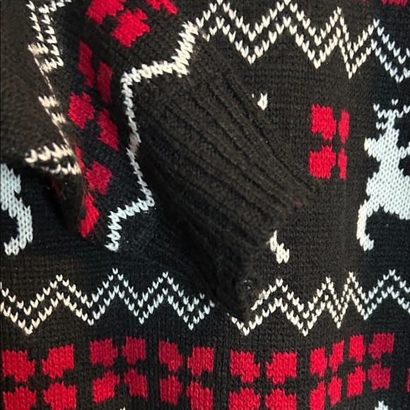 Tag Black and Red Festive Crewneck Sweater - Picture 8 of 8